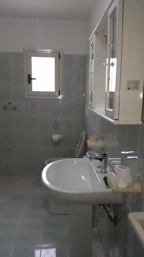 Casa Vacanza Via Lazio トッレ・ラピッロ エクステリア 写真